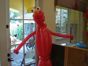 Elmo twisted Balloon character standup