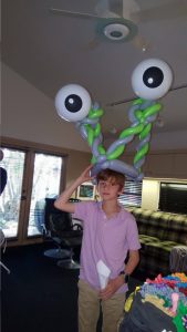 Bug Eyed Alien balloon hat