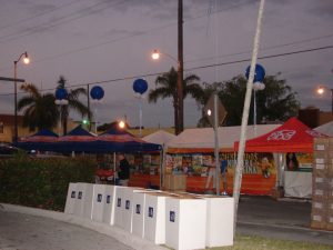 Calle Ocho festival 3 foot balloon display
