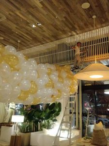 New Years Balloon drop construction at the W hotel part two