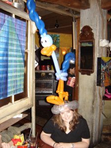 Road runner parody balloon hat